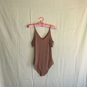 🌷 BLUSH RIBBED BODY SUIT 🌷